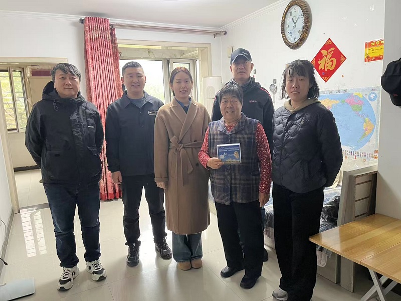 重阳敬老暖人心 天籁列车传温情--魏基成慈善列车驶…