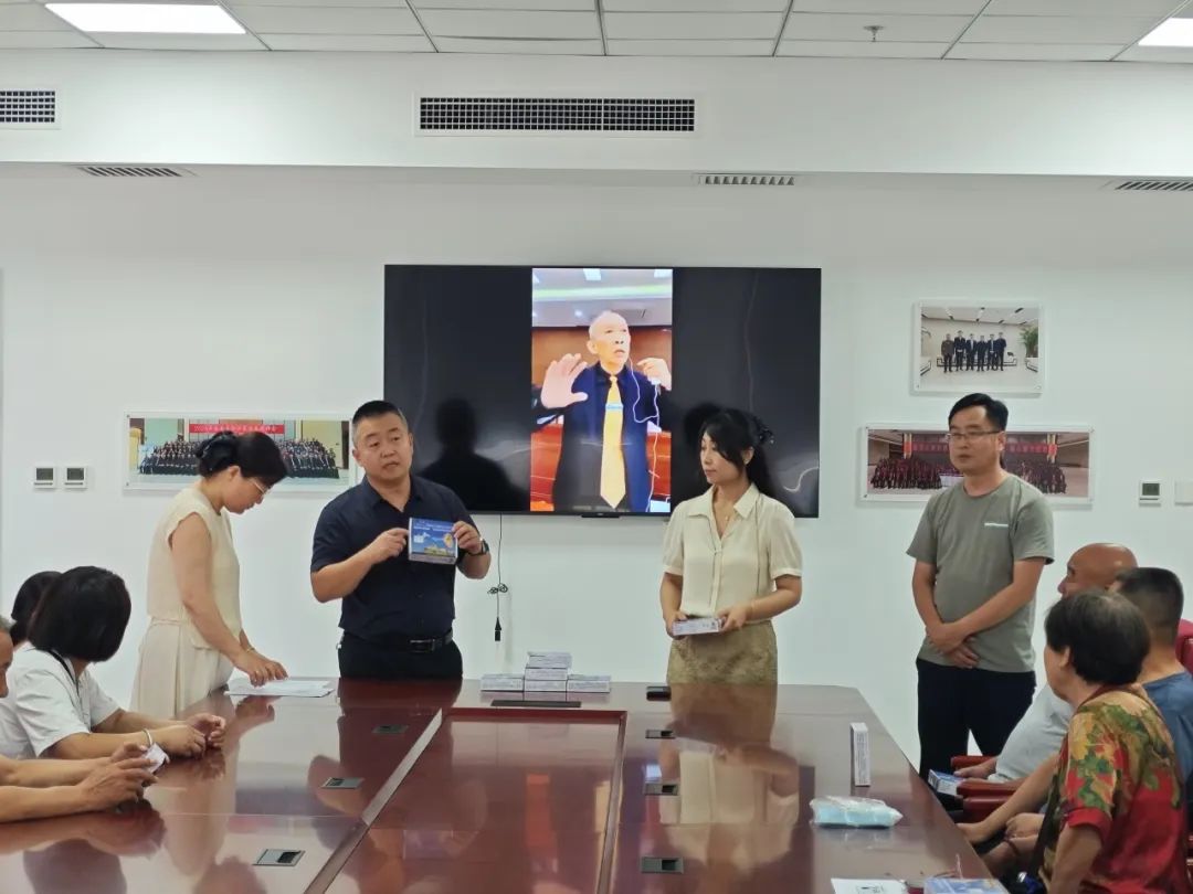 固安县开展魏基成天籁列车助听器捐赠活动