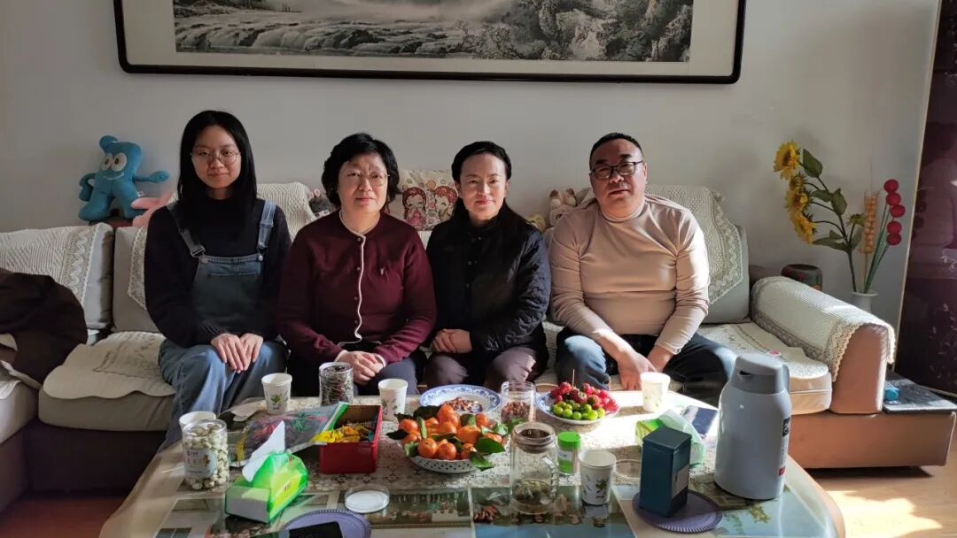 廊坊市侨联春节期间走访慰问退休干部